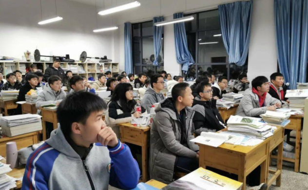 每一位师生的共同努力需要在日常的教育教学实践中不断积淀和升华 每一位师生的共同努力需要在日常的教育教学实践中不断积淀和升华